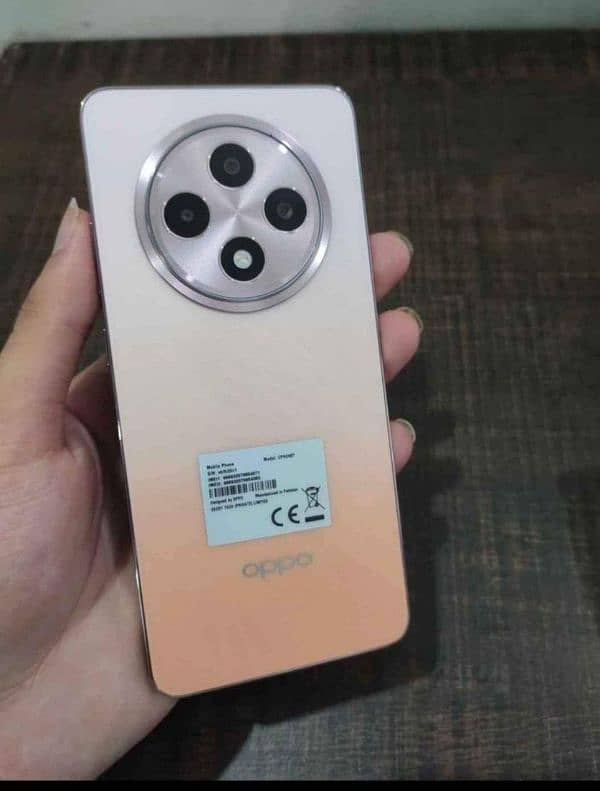 Oppo Reno 12F 8/256 3