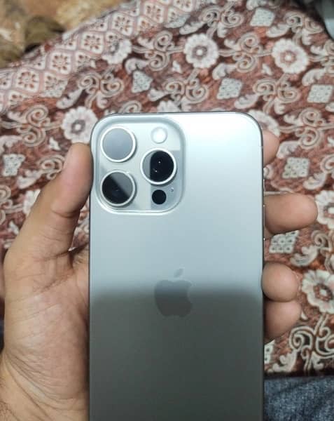 Iphone 15 pro Maz 3