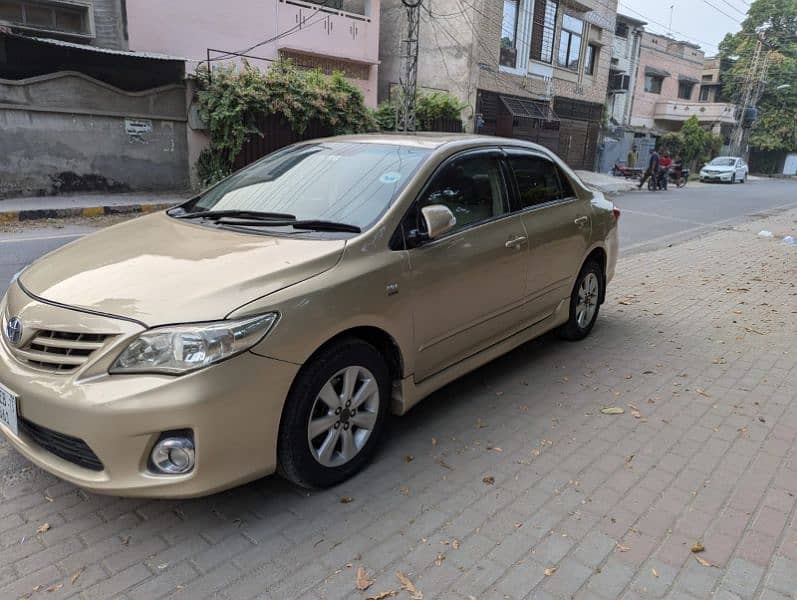 Toyota Corolla Altis SR 2013 3