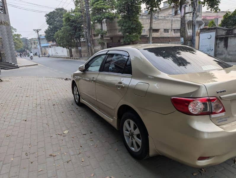 Toyota Corolla Altis SR 2013 4