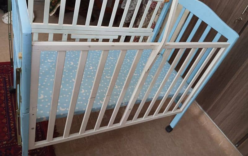 baby cot 1