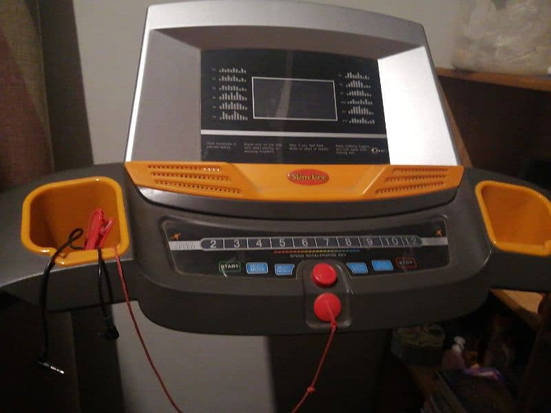 Running Machine (treadmill) 0