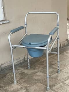 Excellent quality commode chair for handicapped/ elderly