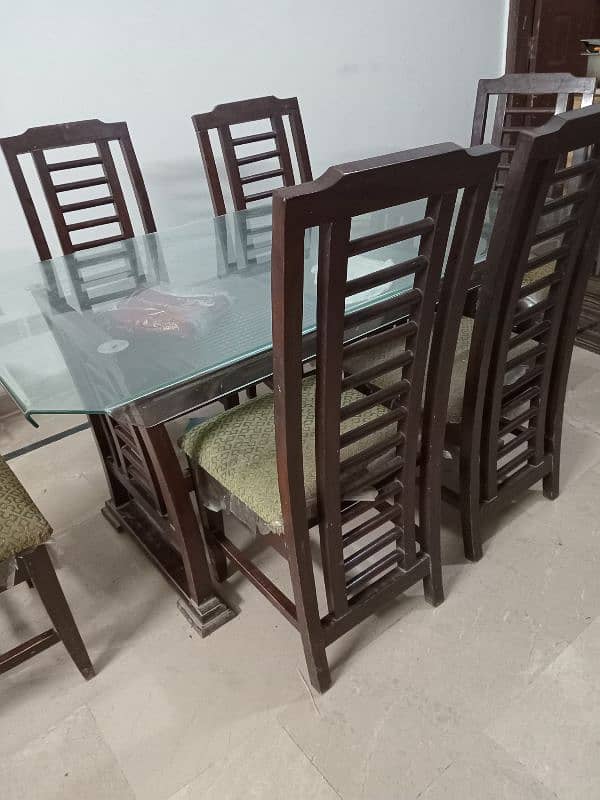 cloth stand nd chairs table 3