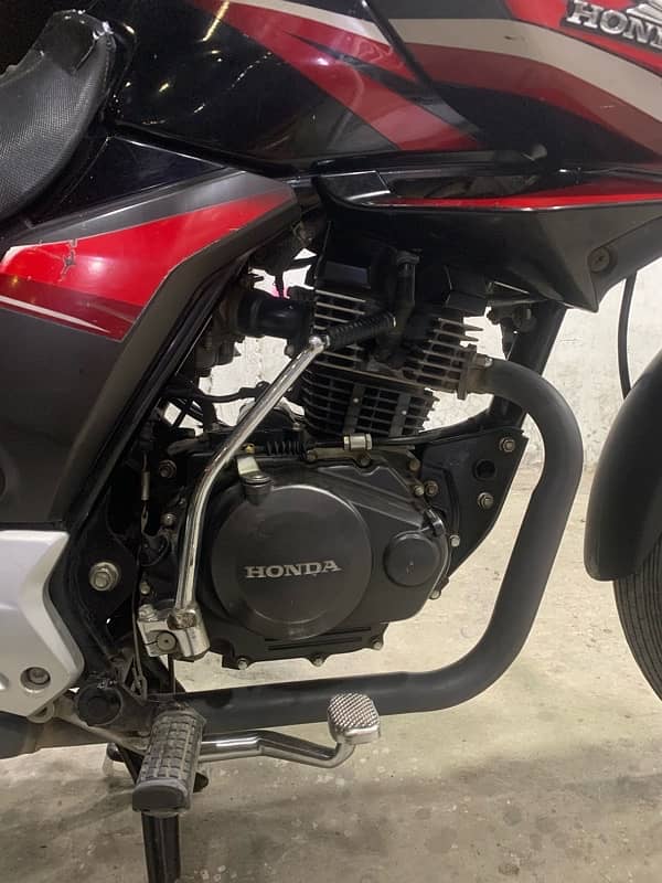 Honda CB 150 F 5