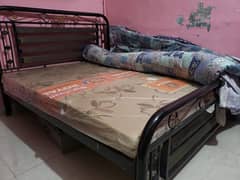 Iron bed with new form for sale