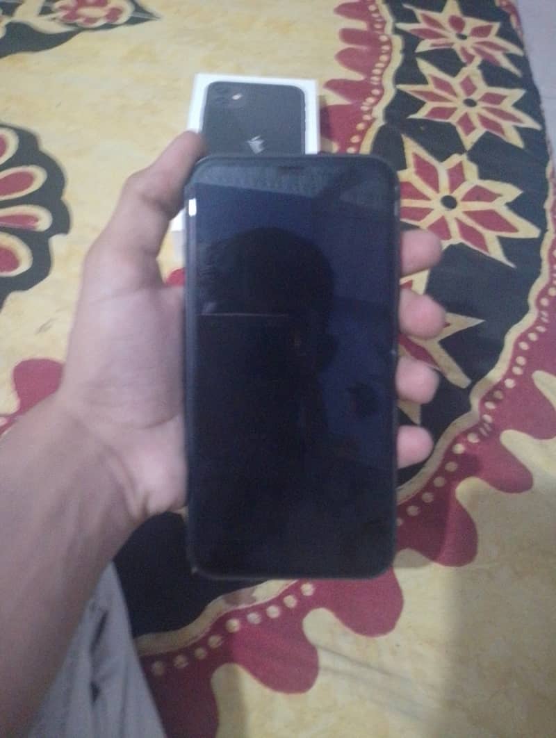 Iphone 11(Urgent sale) 2