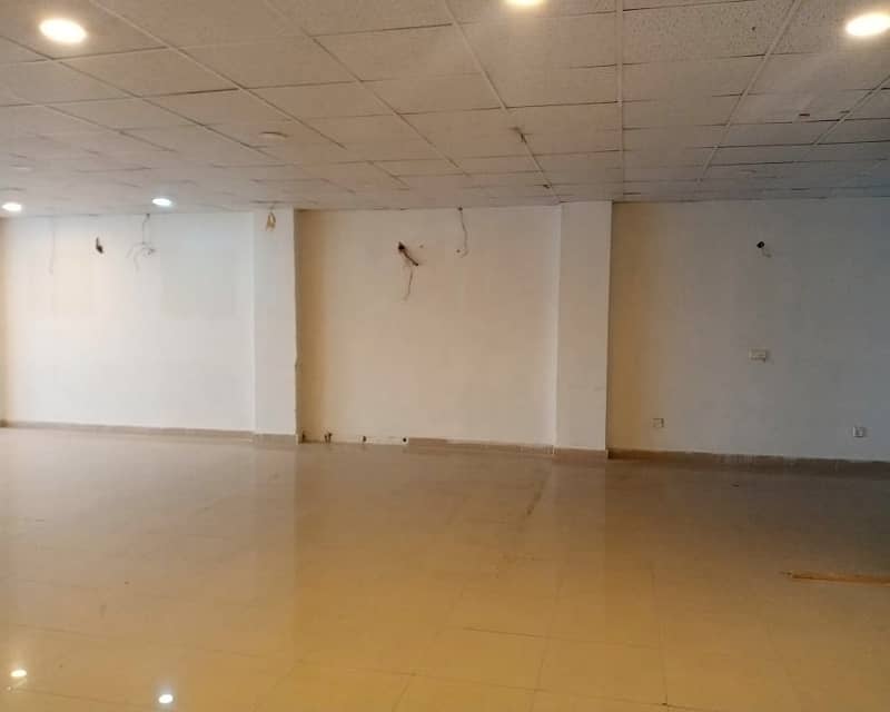 8 Marla Commercial Floor For Rent in DHA Phase 8 5