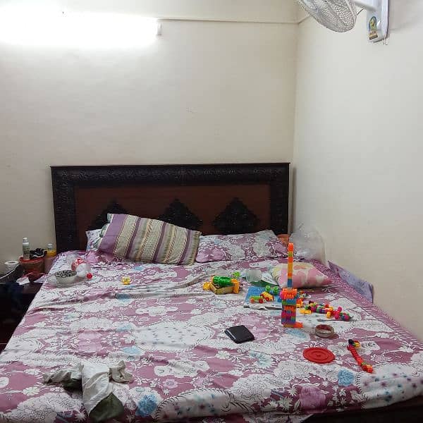 king bed without matress 4