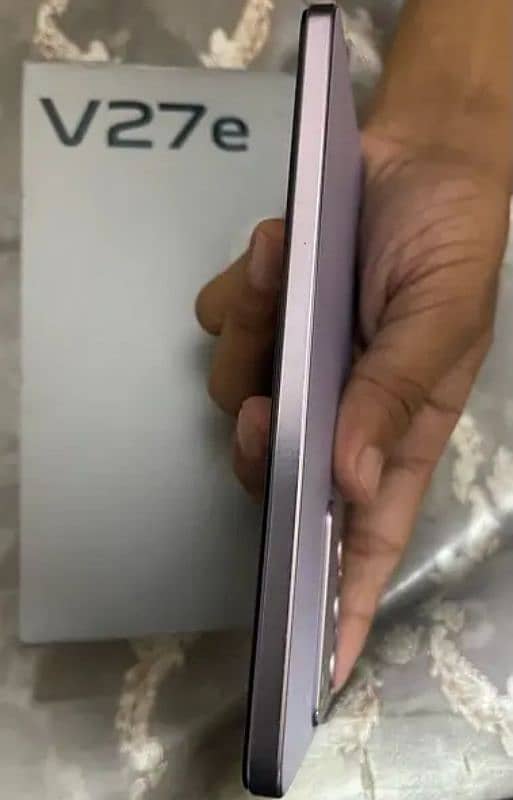 Vivo V27E 8+8/256 Full Box 10/10 condtion just like brand new phone 6