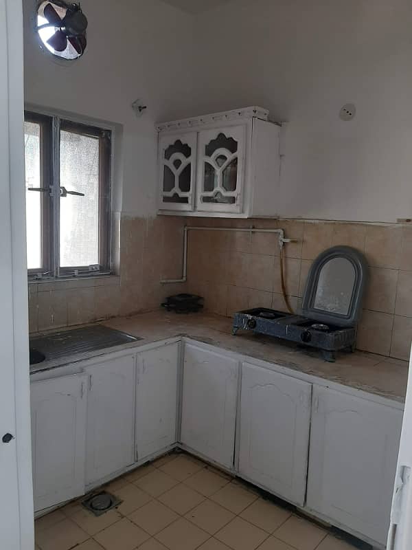 G/11 3th floor housing foundation 700sq 2bed apartment available for sale 9