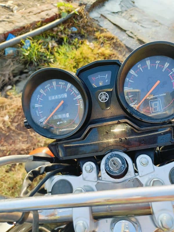 Yamaha ybr 125G 1