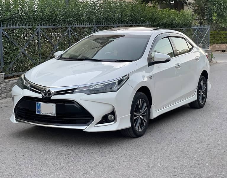 Toyota Corolla Altis Grande 2018 1