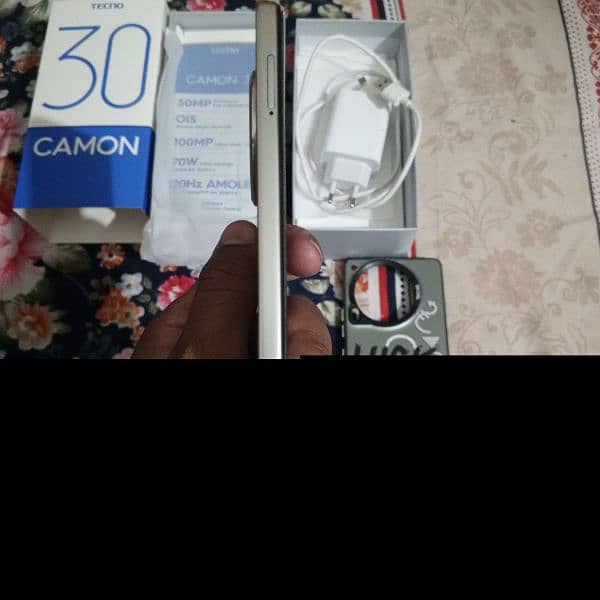 techno camon 30  16 . . 256 GB slightly 10 to 15 day use 7