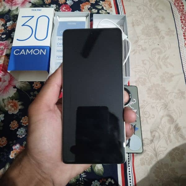 techno camon 30  16 . . 256 GB slightly 10 to 15 day use 9