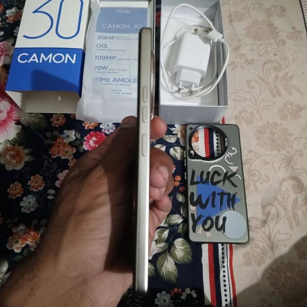 techno camon 30  16 . . 256 GB slightly 10 to 15 day use 10