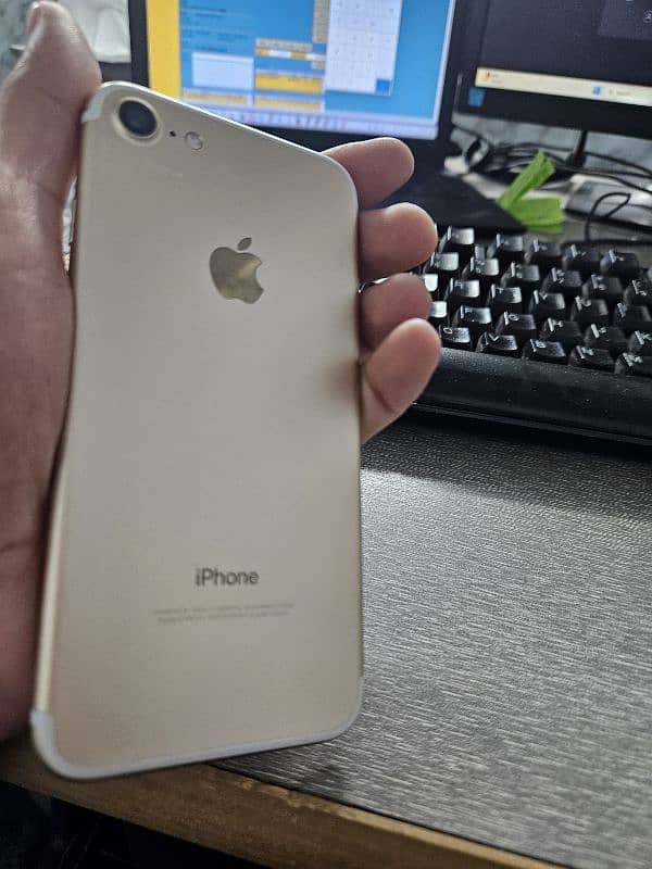 iphone 7  pta approved 1