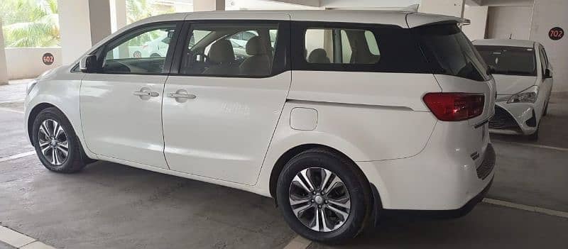 KIA Grand Carnival 2019 10