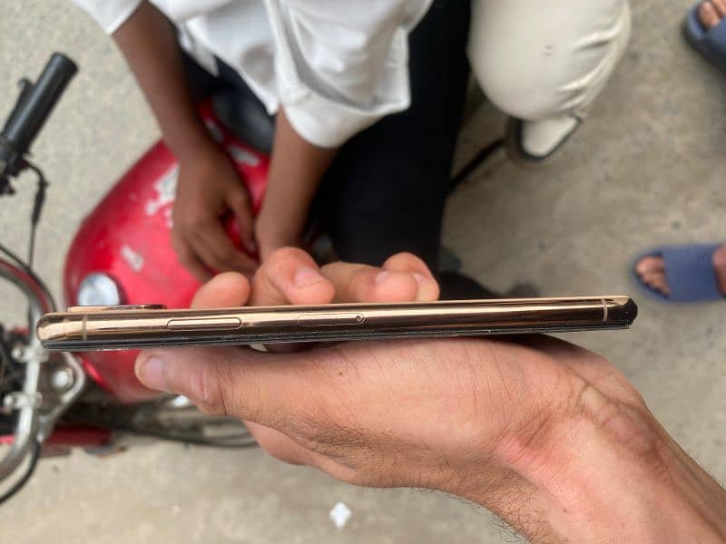 I phone xs max 64gb 4