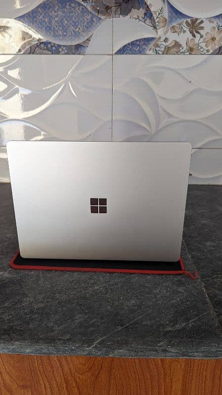 surface laptop go 2