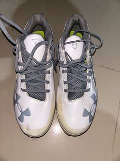 under armour original football shoes