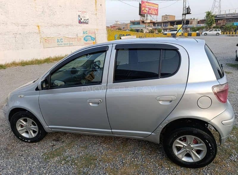 Toyota Vitz 2004 1