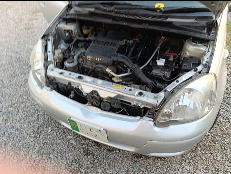 Toyota Vitz 2004 6