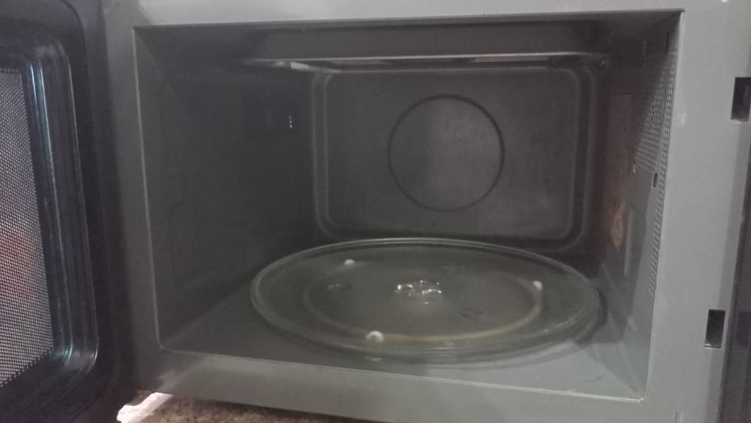 Microwave Haier 30L 1