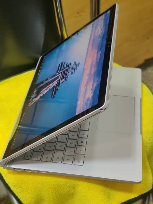 Microsoft surface book core i5 6th generation 1