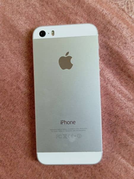 iPhone 5s Silver Color 16 GB ROM 1