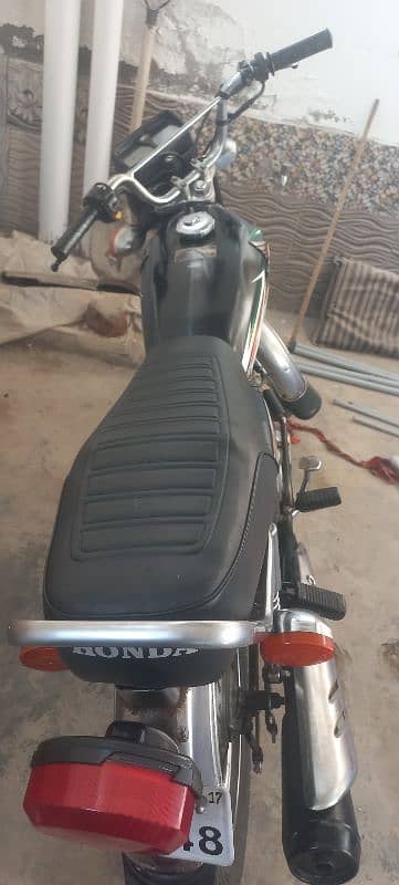 honda 125 black 2016 model 5