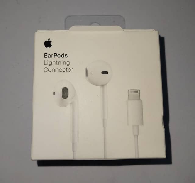 Brand New Apple Earpods with Lightning Connector - Sealed Pack 1