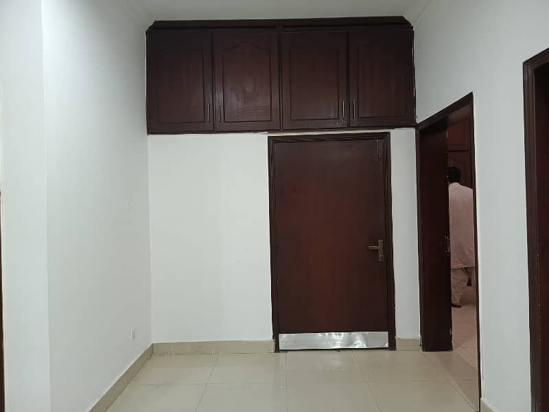 7,5 Marla Lower Portion For Rent F2 Block Johar Town 9