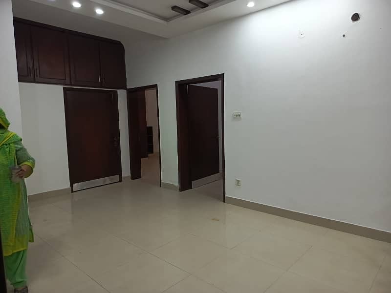 7,5 Marla Lower Portion For Rent F2 Block Johar Town 11