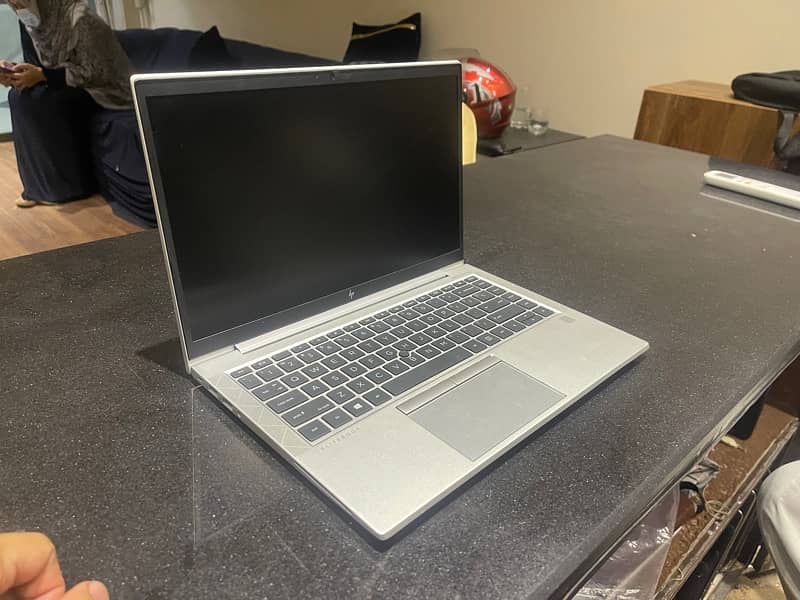 Hp Elitebook 840 G7 AMD Ryzen 5 Ram 16 GB SSD 256 GB 2