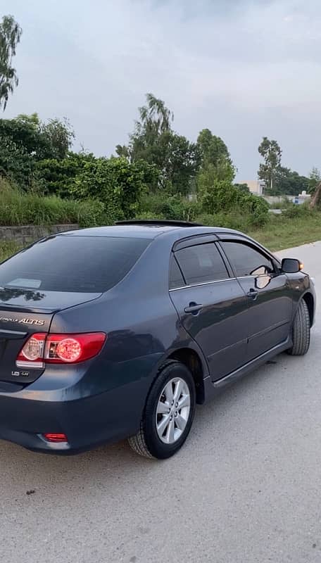 Toyota Corolla Altis 2010 3