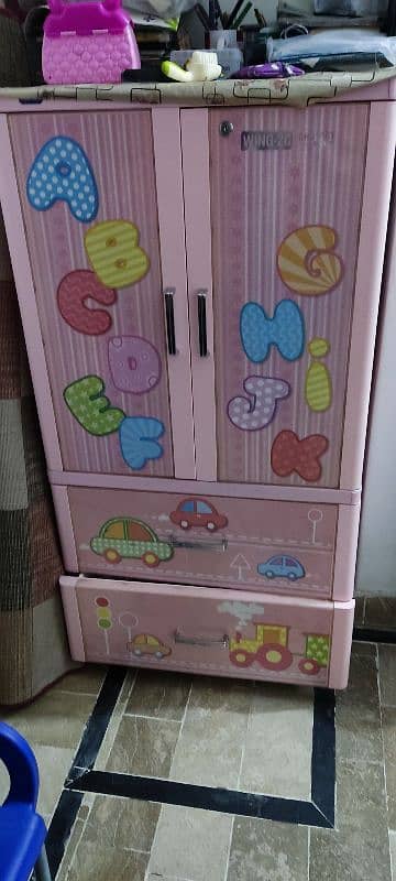 Pink wardrobe for sale 1