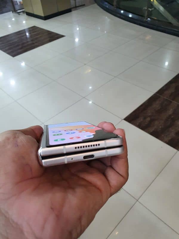 samsung Z fold 3, UAE, non pta. 1