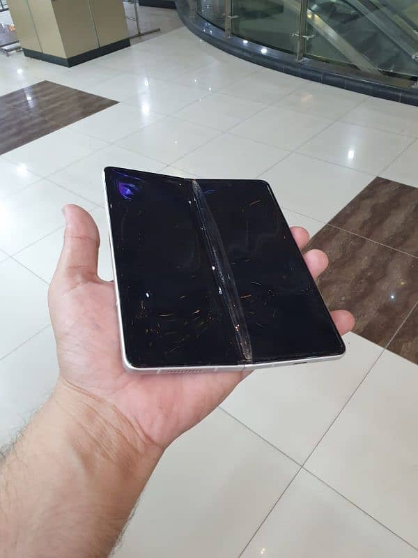 samsung Z fold 3, UAE, non pta. 3