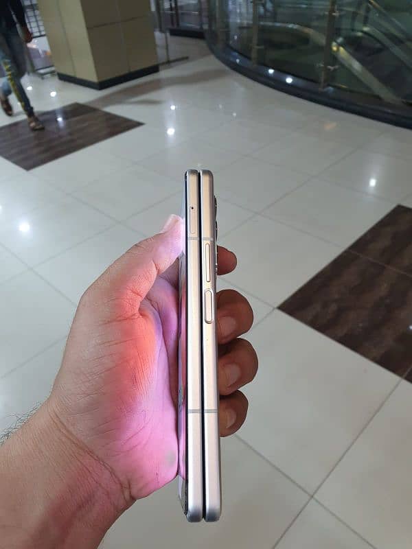 samsung Z fold 3, UAE, non pta. 6