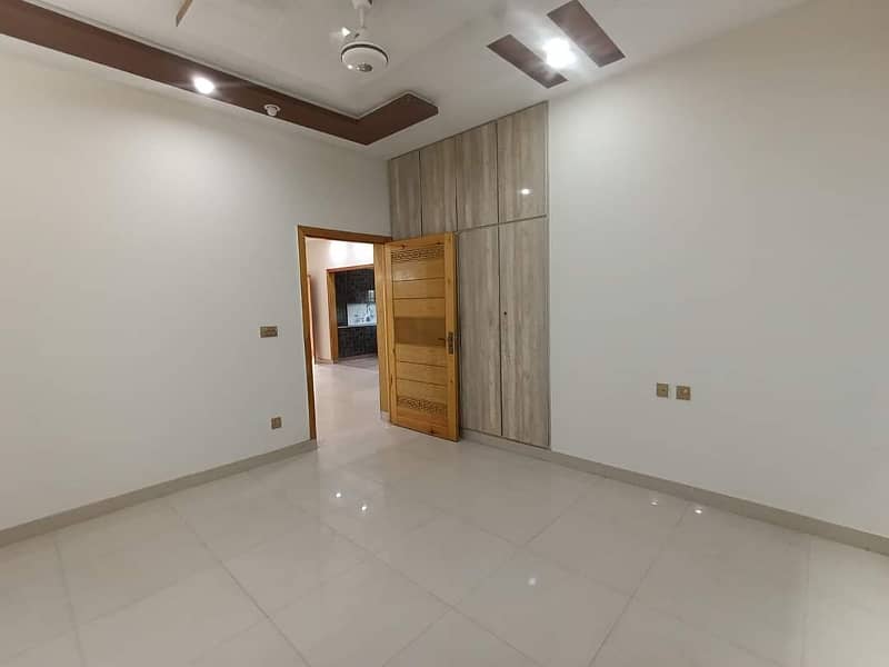 10Marla Lower Portion Available For Rent in AA Block Bahria Town Lahore 5