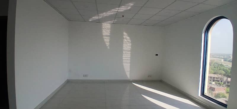 Brand New 621 Square Feet Office Space Available For Rent In Gulberg Grand Square Mall, Lahore 6