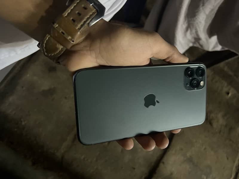 iPhone 11 Pro Max 4