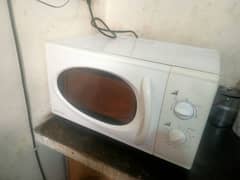 good condition microwave oven