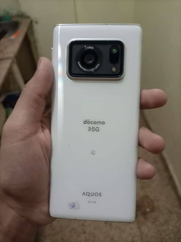 Aquos R6 Gaming Phone 1