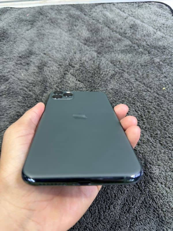 iPhone 11 pro max 64gb non PTA with box 4