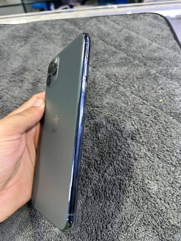 iPhone 11 pro max 64gb non PTA with box 5