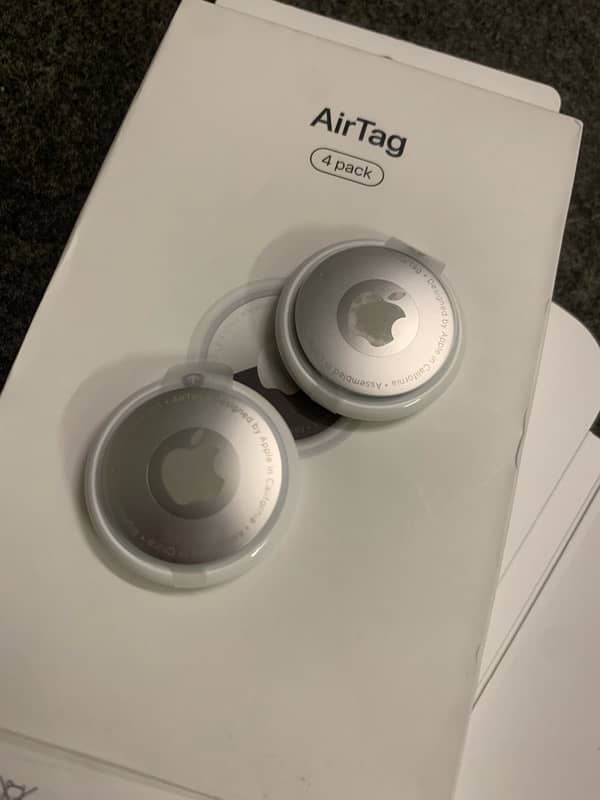 Apple AirTag 2 pack brand new 1