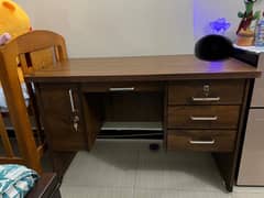 Study table/ office table