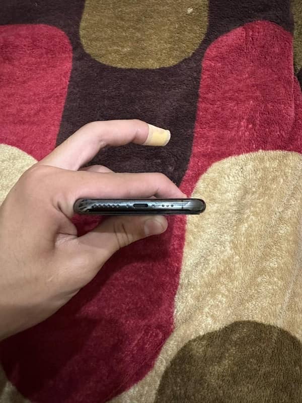 iphone 11 pro 4